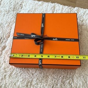 Hermes package box